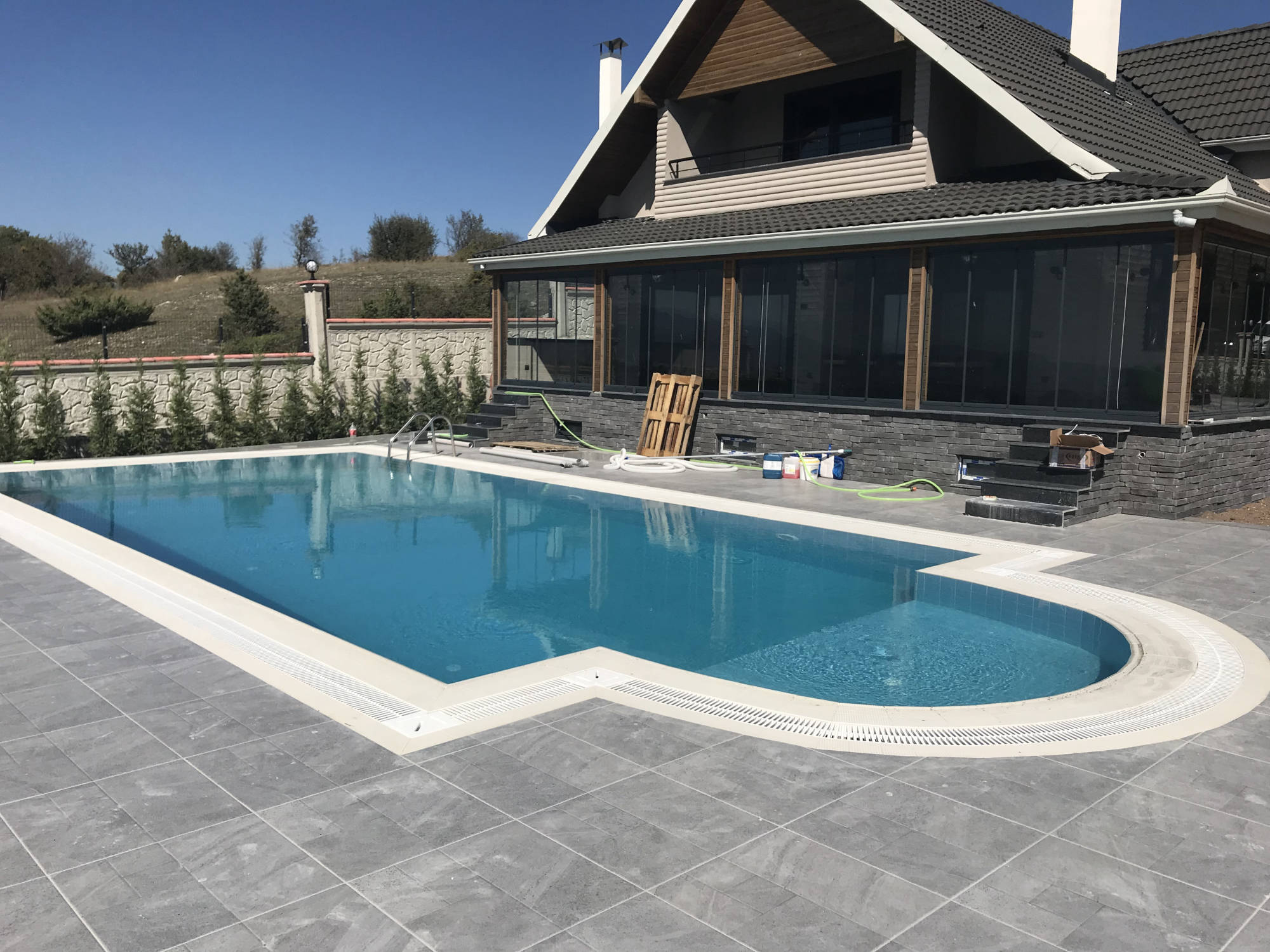 Yüzme havuzu, havuz referansları, havuz projeleri, havuz yapımı, havuz inşaatı, havuz tasarımı, modern havuz, lüks havuz, anahtar teslim havuz, havuz taahhüt, havuz mühendisliği, özel havuz, villa havuzu, otel havuzu, ticari havuz, kapalı havuz, açık havuz, prefabrik havuz, betonarme havuz, sonsuzluk havuzu, olimpik havuz, çocuk havuzu, havuz yenileme, havuz bakımı, havuz ekipmanları, havuz sistemleri, havuz çözümleri, havuz danışmanlığı, Düzce havuz, Türkiye havuz.